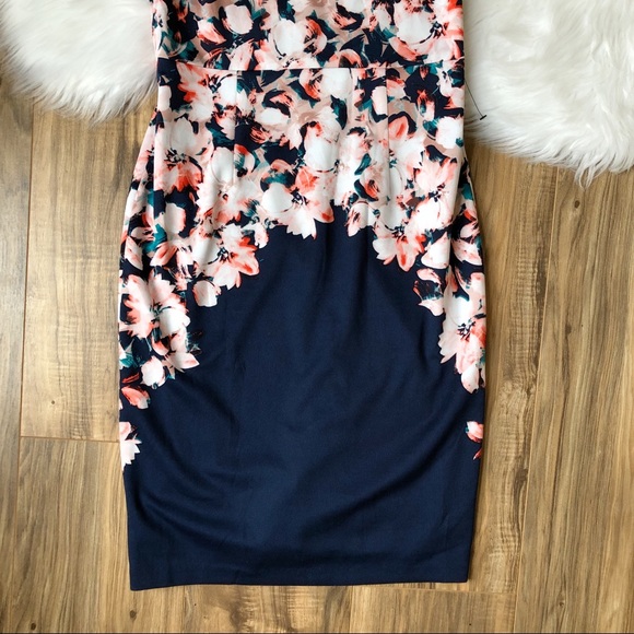 •SOLD• Maggy London Sleeveless Floral Dress - Picture 5 of 8